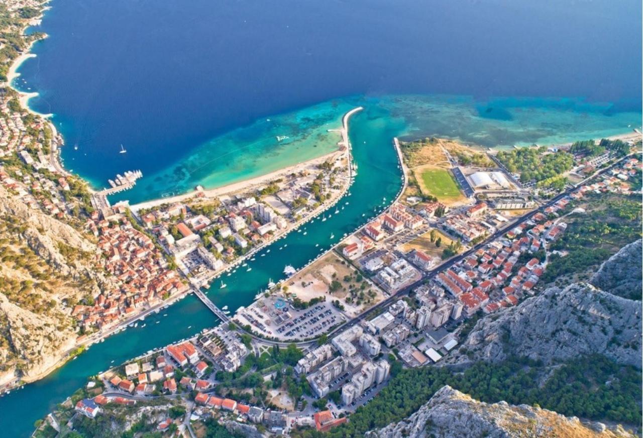 Sandy Beach Apartment Omiš Екстериор снимка