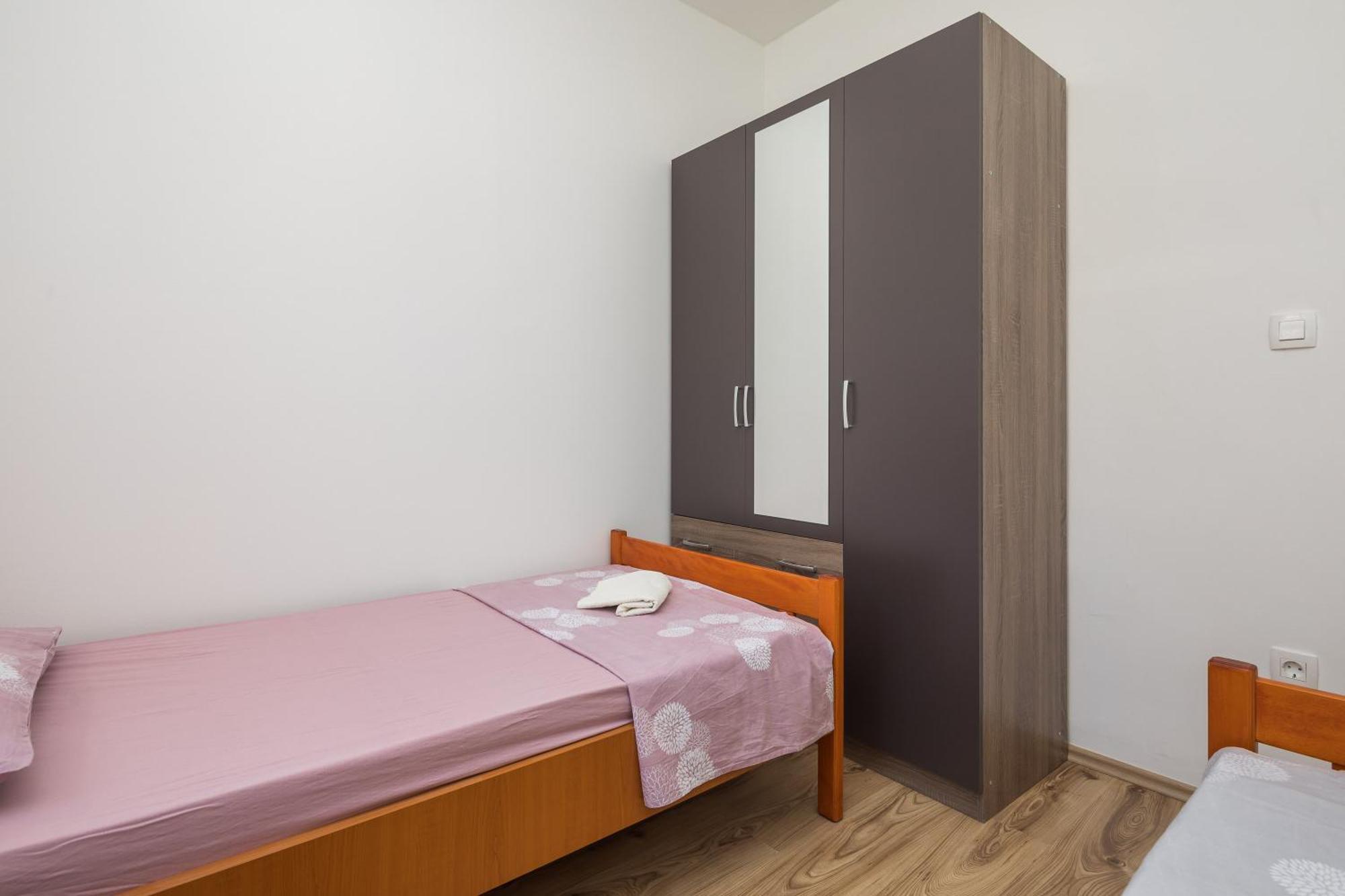Sandy Beach Apartment Omiš Екстериор снимка