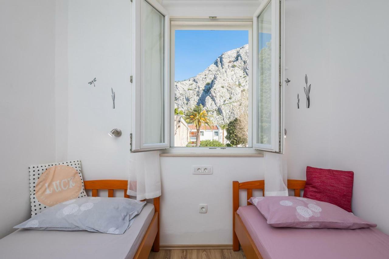 Sandy Beach Apartment Omiš Екстериор снимка
